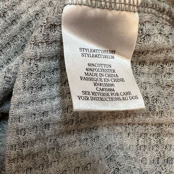 NWOT Z SUPPLY Grey Leopard Print Tie Bottom Henley Waffle Long Sleeve Top S - Picture 9 of 9